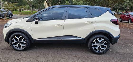 RENAULT CAPTUR 1.6 16V SCE FLEX INTENSE X-TRONIC RENAULT CAPTUR 1.6 16V SCE FLEX INTENSE X-TRONIC
